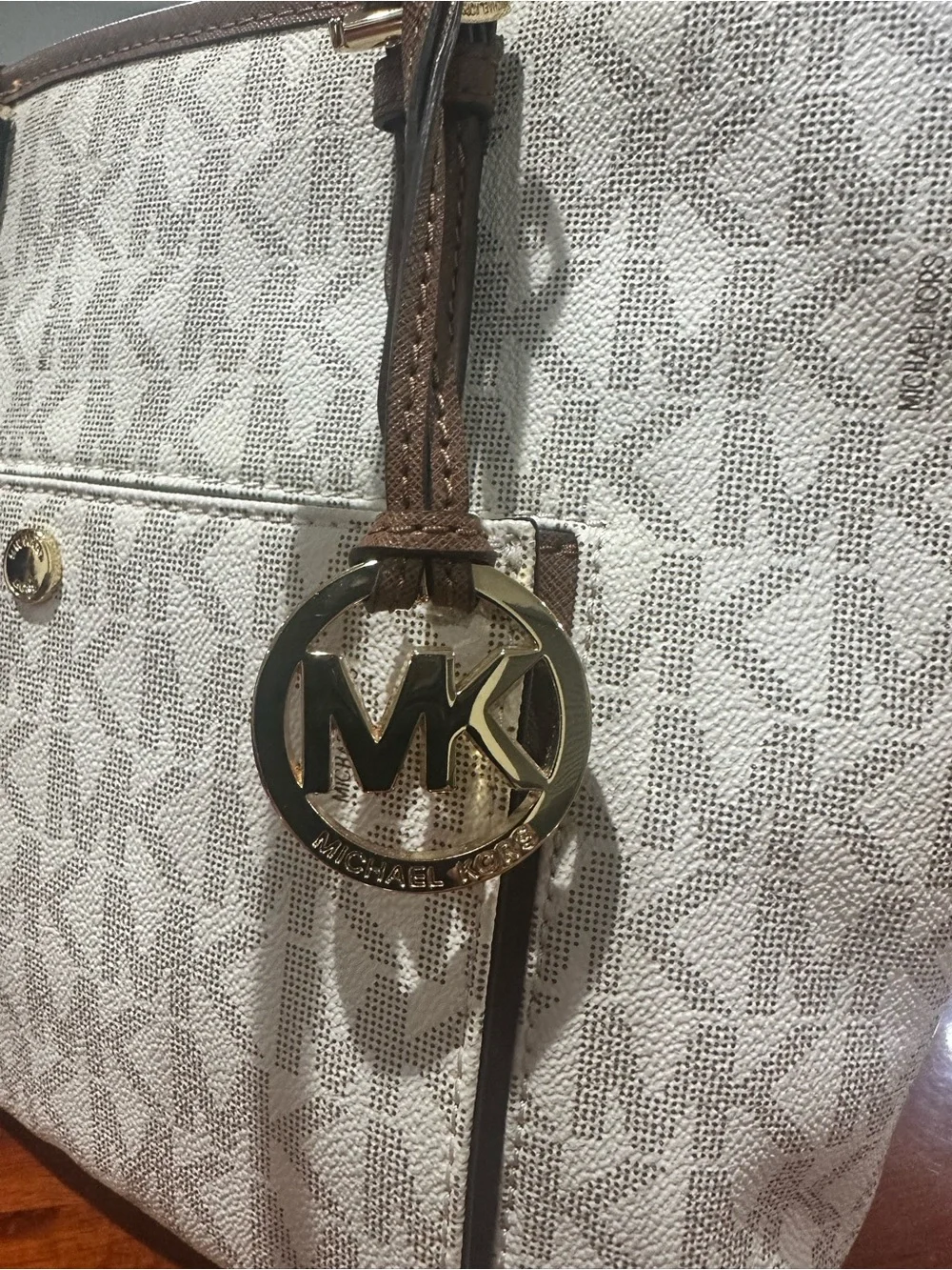 ✨ Michael Kors Jet Set Medium Signature Tote - Vanilla - Picture 3 of 7